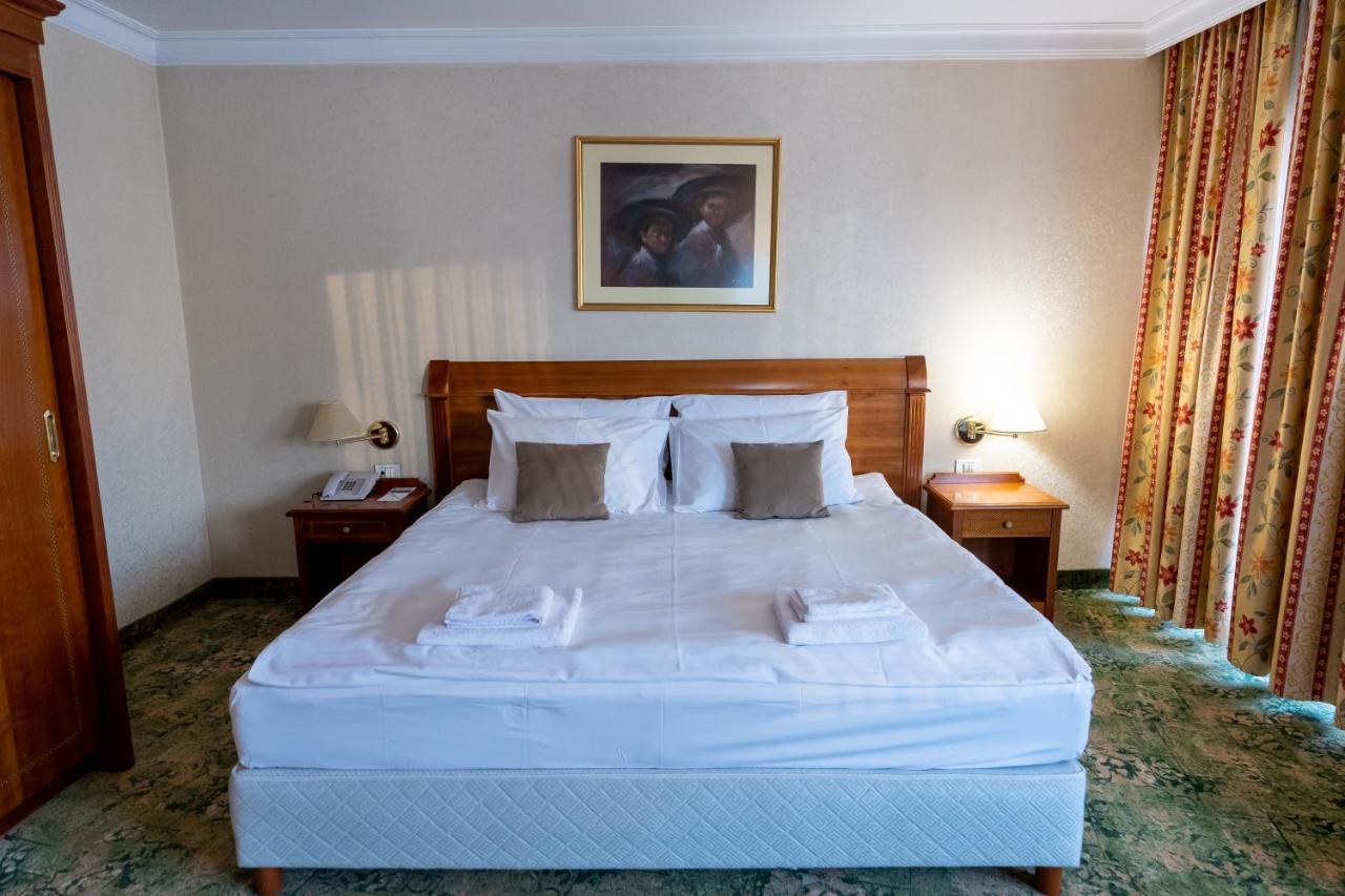 Best Western Hotel Turist Skopje Extérieur photo