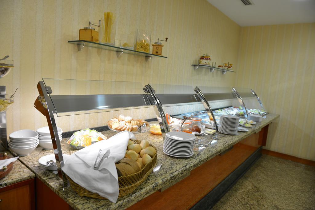 Best Western Hotel Turist Skopje Extérieur photo