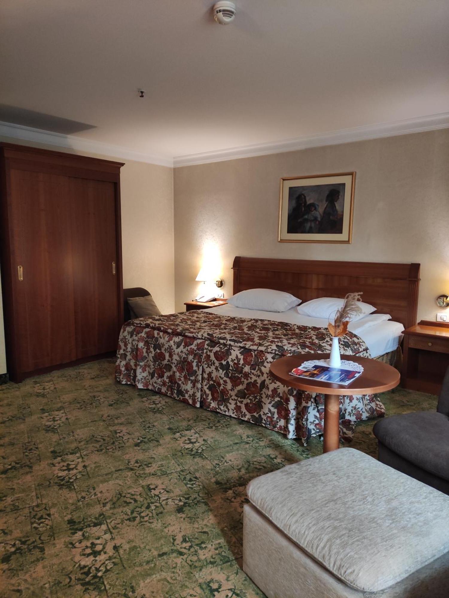 Best Western Hotel Turist Skopje Extérieur photo