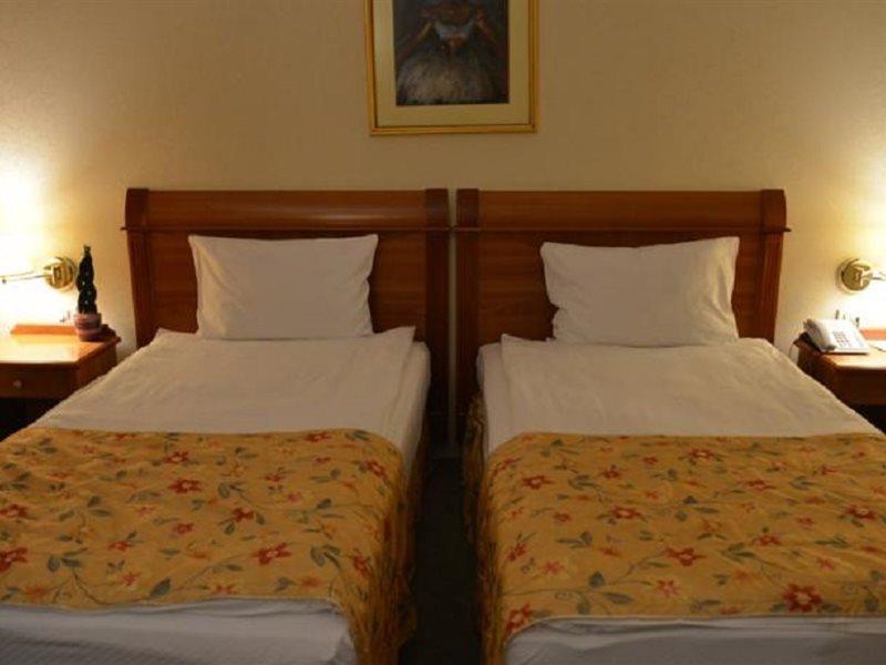 Best Western Hotel Turist Skopje Extérieur photo