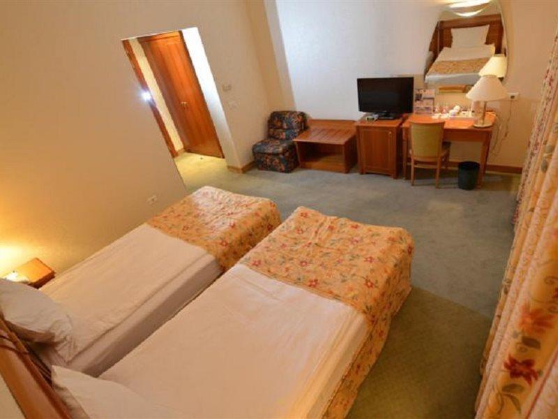 Best Western Hotel Turist Skopje Extérieur photo